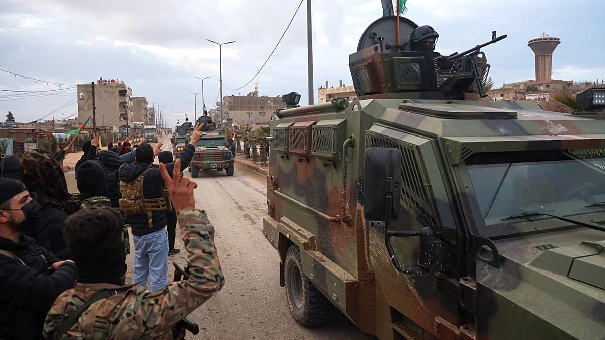 Suriye Güçleri Kamışlı'ya Girdi: Anlaşmanın İkisi Üzerine