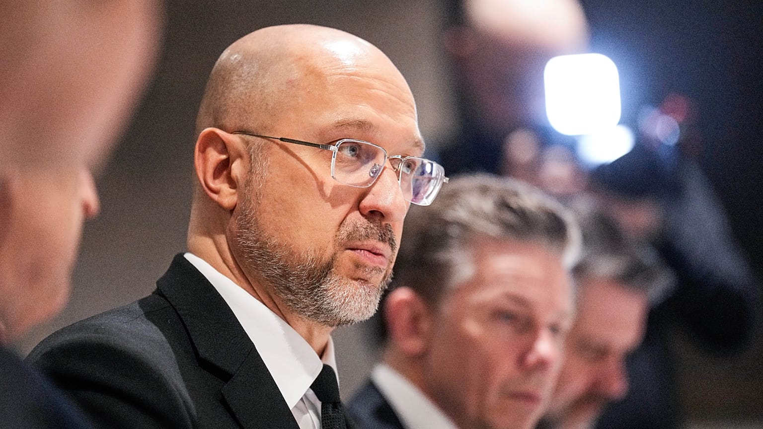 Denisz Smihal első miniszterelnök-helyettes, energetikai miniszte