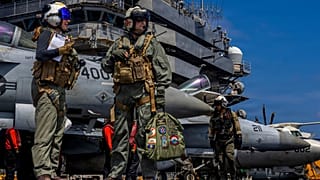 نیروهای آمریکایی بر عرشه ناو هواپیمابر «یو‌اس‌اس آبراهام لینکلن» 