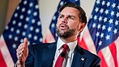 FILE: Wiceprezydent USA JD Vance przemawia w Andrew W Mellon Auditorium w Waszyngtonie, 20 listopada 2025 r.