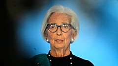 EZB-Präsidentin Christine Lagarde spricht in Frankfurt auf einer Pressekonferenz nach der Ratssitzung der Europäischen Zentralbank am Donnerstag zu Medienvertretern.