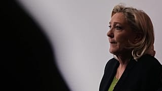 La dirigeante d'extrême droite arrive aux vœux à la presse du président du Rassemblement national, Jordan Bardella, le 12 janvier 2026.