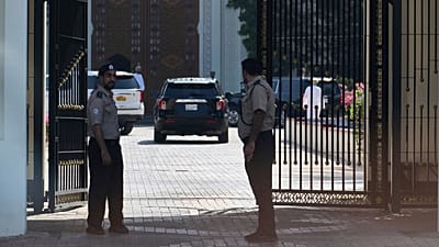 ورود هیات مذاکره‌کننده آمریکا به محل مذاکرت در مسقط؛عمان آوریل ۲۰۲۵