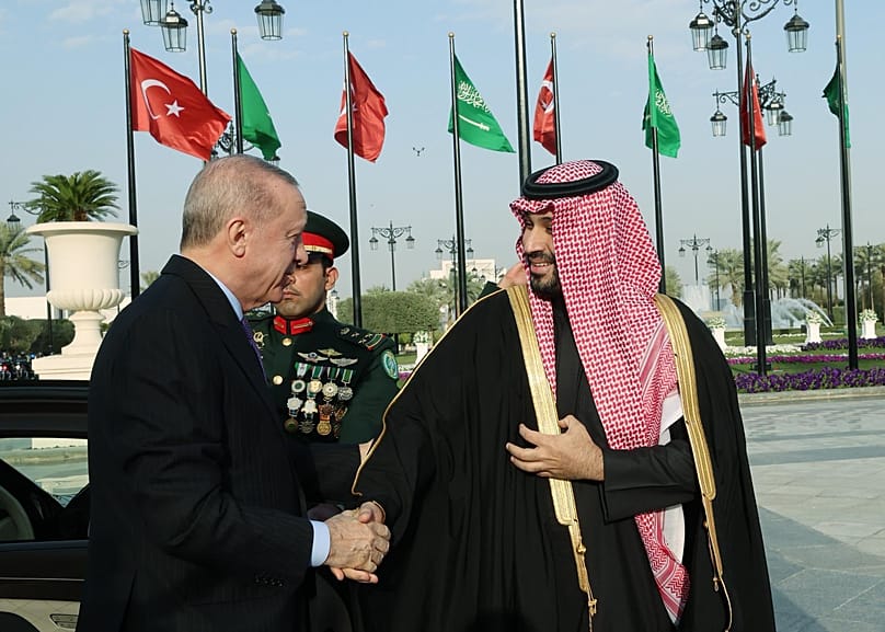 Cumhurbaşkanı Recep Tayyip Erdoğan, salı günü Riyad'da Suudi Arabistan Veliaht Prensi Muhammed Bin Selman ile bir araya geldi. 