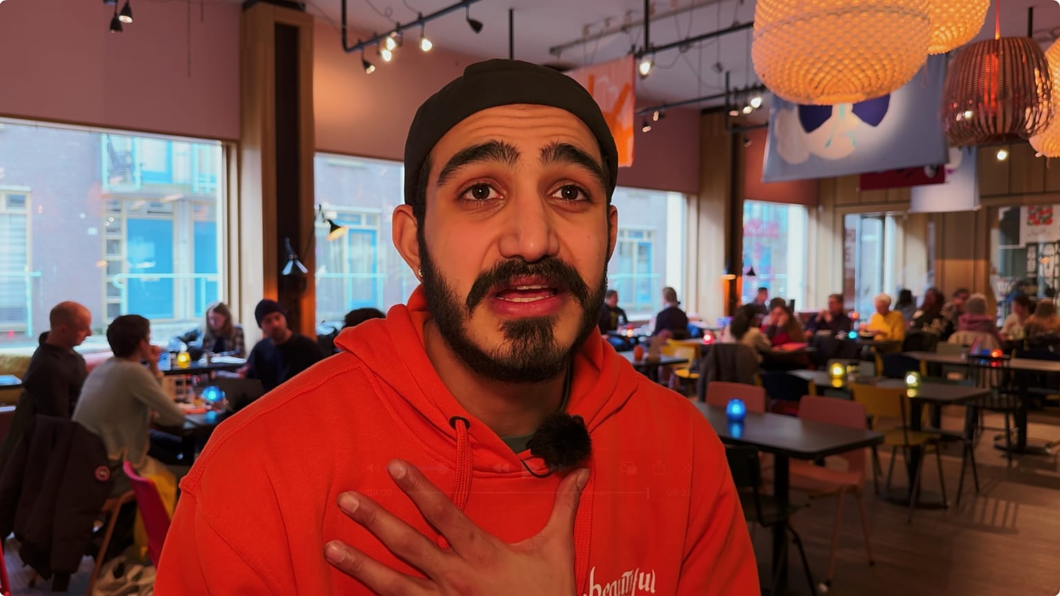 Arian boi się o swoich przyjaciół i rodzinę w Iranie