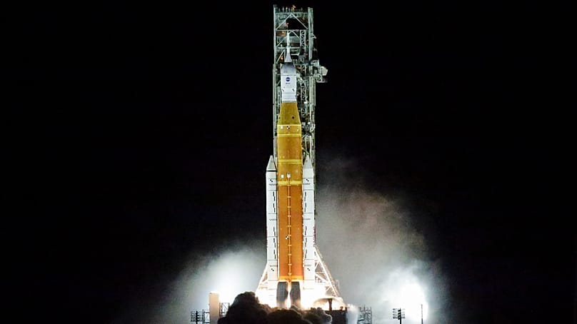 Die Mondrakete der NASA startet am Mittwoch, dem 16. November 2022, von der Startrampe 39B im Kennedy Space Center in Cape Canaveral, Florida