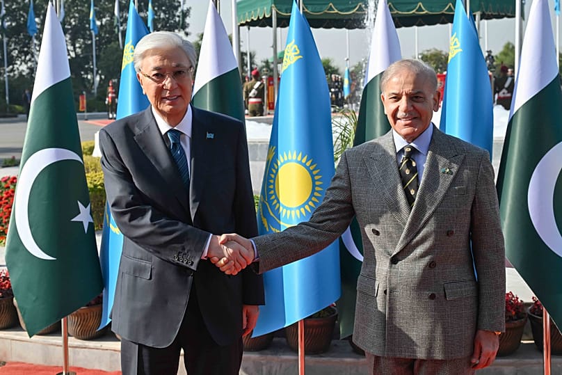 Prime Minister of Pakistan Shehbaz Sharif welcomed Tokayev at the airport.