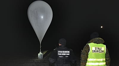Cigarettes smuggled by balloon