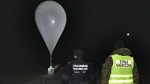 Cigarettes smuggled by balloon