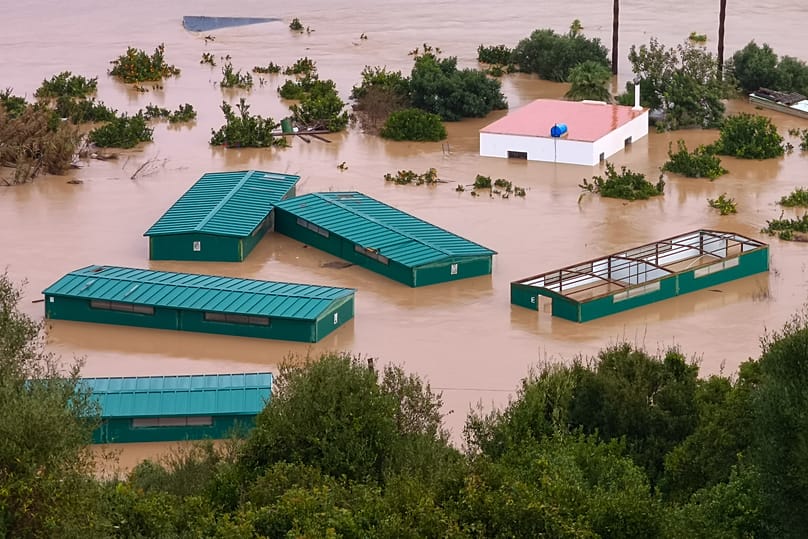 La ville de San Martin del Tesorillo, le jeudi 5 février 2026, inondée après de fortes pluies dans le sud de l'Andalousie. (Francisco J. Olmo/Europa Press via AP)