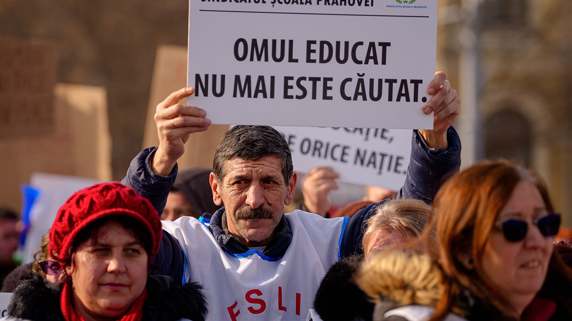 Video Romanian Teachers Protest Government s Austerity Measures Plan video-romanian-teachers-protest-government-s-austerity-measures-plan