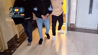 La Policía detiene a un hombre acusado de abuso sexual a su hija menor y retransmitir en tiempo real las imágenes