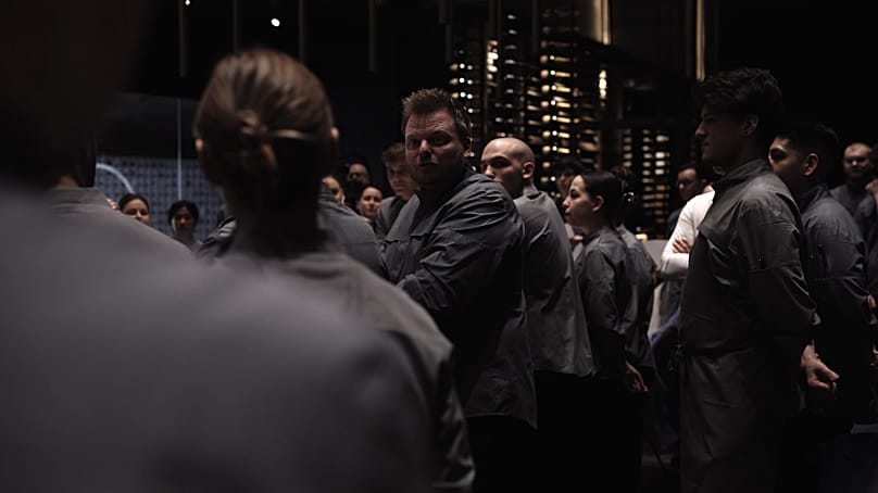 راسموس مونک، بنیان‌گذار و سرآشپز الکیمیست در حال سخنرانی برای سرآشپزها در رویداد CONVERGENCE