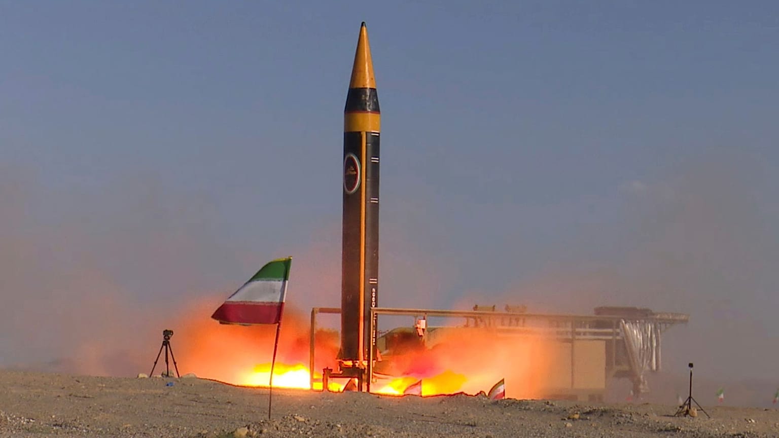 رونمایی و پرتاب موشک بالستیک خرمشهر۴ در مکانی نامشخص به تاریخ ۲۵ مه ۲۰۲۳