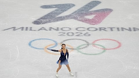 Kaori Sakamoto de Japón compite durante el evento por equipos femenino de patinaje artístico en los Juegos Olímpicos de Invierno de 2026, en Milán, Italia, el 6 de febrero.