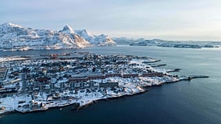 Des maisons sont visibles près de la côte de Nuuk, au Groenland, le dimanche 25 janvier 2026.