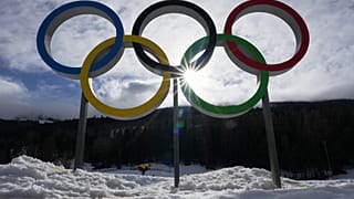 Os medalhados dos Jogos Olímpicos de inverno recebem bónus de medalha diferentes consoante o país