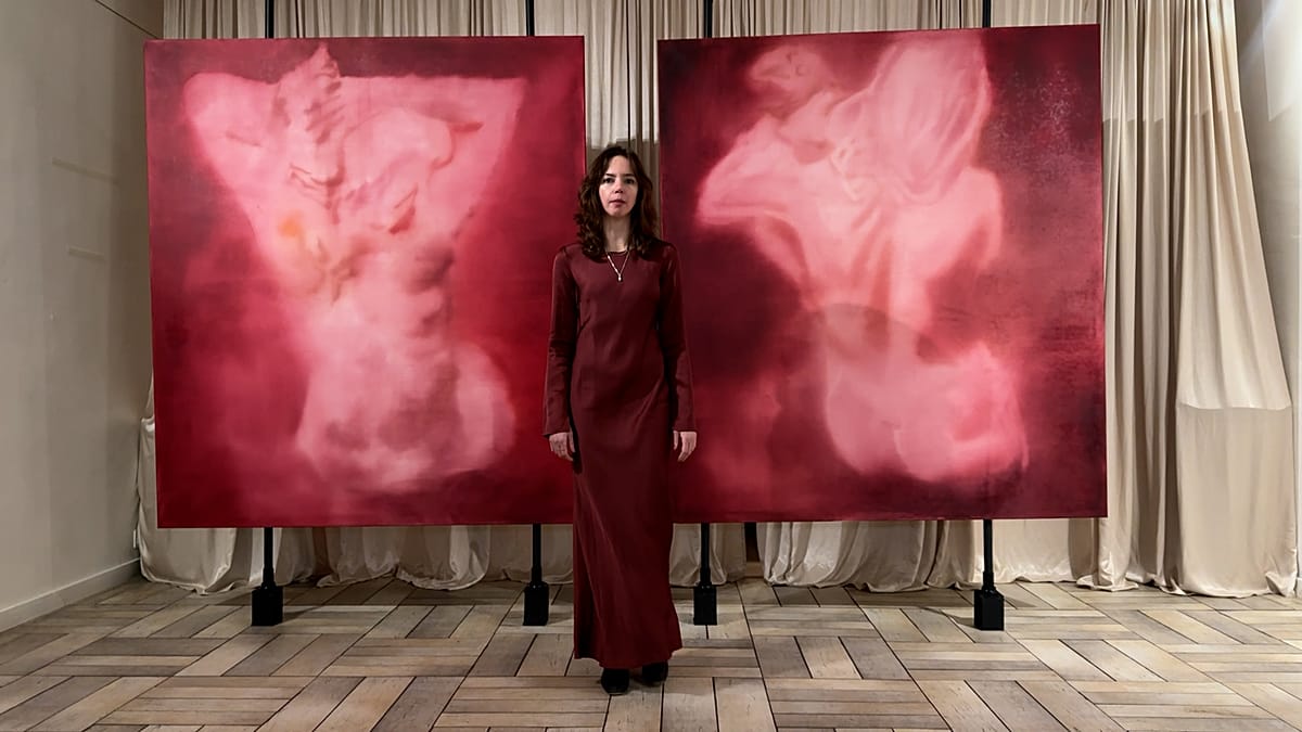 Entspannung-pur-Ausstellung-Pasithea-in-Polen-inspiriert-mit-Honigduft-und-viel-Rosa