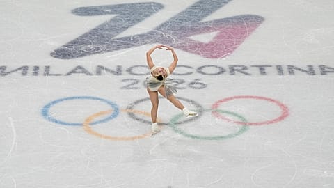Alysa Liu degli Stati Uniti gareggia nella prova a squadre femminile di pattinaggio artistico alle Olimpiadi invernali 2026, a Milano, Italia, venerdì 6 febbraio 2026.