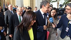ARCHIVO: La entonces canciller venezolana, Delcy Rodríguez, y el expresidente español, José Luis Rodríguez Zapatero, llegan a la OEA en Washington, el 21 de junio de 2016.