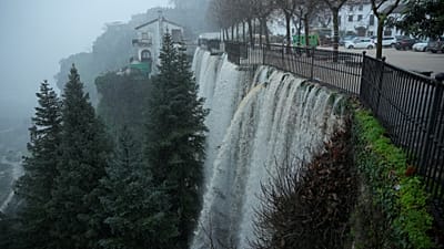 Blick auf die Überschwemmungen in der Stadt Grazalema am 5. Februar 2026, die durch die schweren Regenfälle im Süden Andalusiens verursacht wurden.
