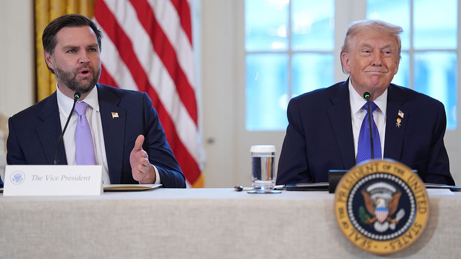 جی دی ونس، معاون رئیس جمهوری آمریکا (جپ)  و دونالد ترامپ