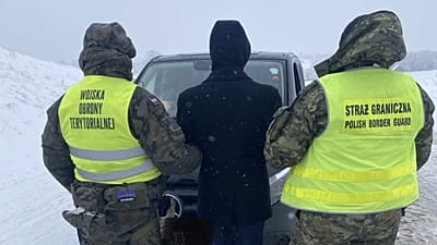 Der polnische Grenzschutz und die territorialen Verteidigungskräfte nahmen 12 Ausländer fest, die die Grenze zu Litauen illegal überschritten hatten.