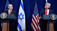 El presidente de Estados Unidos, Donald Trump, habla mientras el primer ministro de Israel, Benjamin Netanyahu, escucha durante una conferencia de prensa en Mar-a-Lago, el lunes 29 de diciembre de 2025, en Palm Beach, Florida.