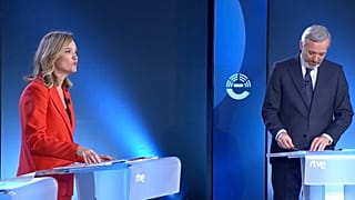 La exministra Pilar Alegría (PSOE) y el presidente aragonés Jorge Azcón (PP) en un debate electoral autonómico