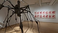 Enstalasyon görünümü, Louise Bourgeois - Sabahın Yankısı, PoMo, Trondheim, 2026