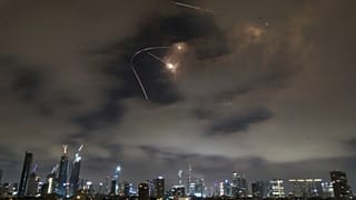 رهگیری موشک‌های ایرانی بر فراز اسرائیل  در جریان جنگ ۱۲ روزه