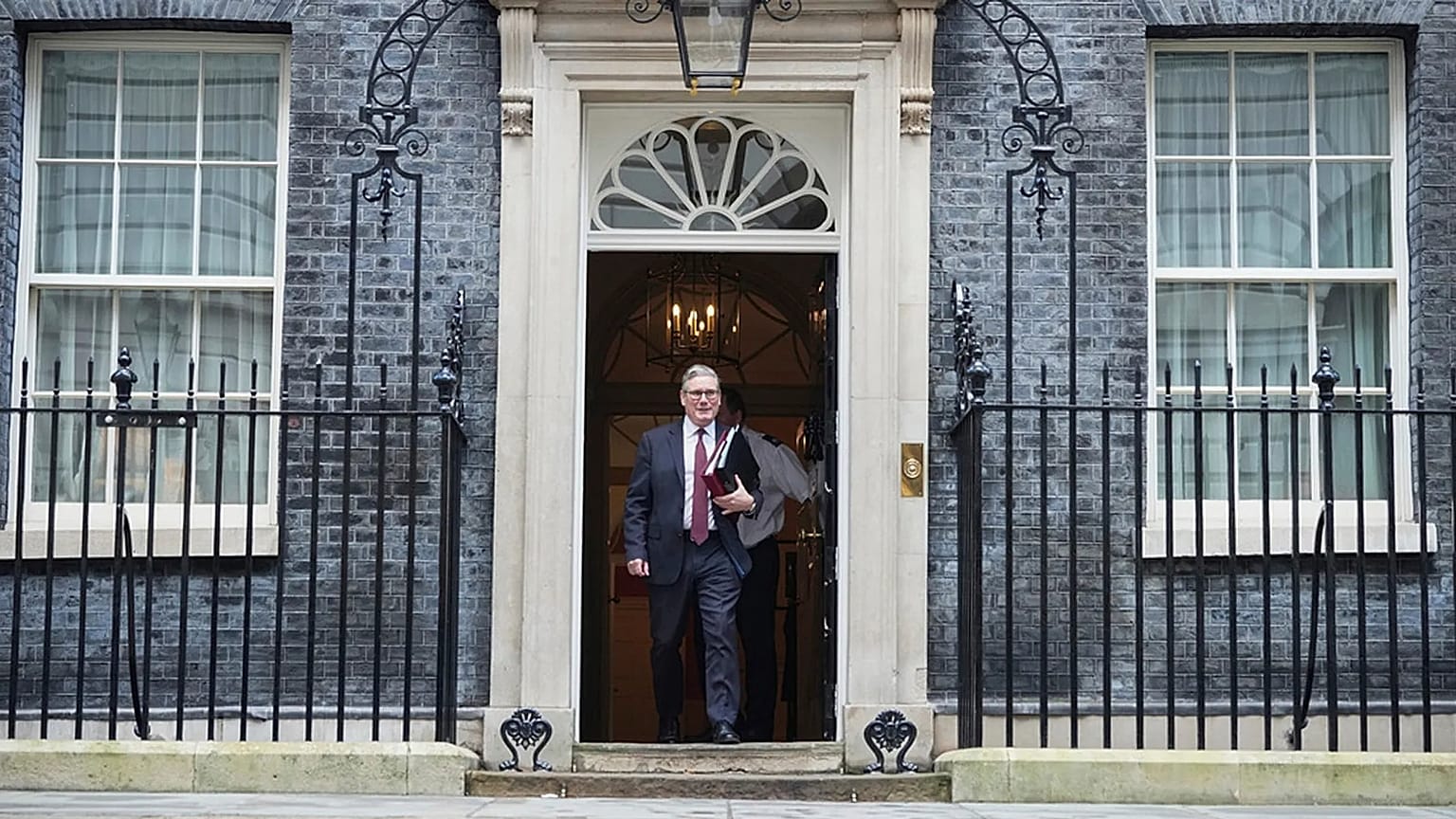Britain's Prime Minister Keir Starmer departs 10 Downing Street to go to the House of Commons for his weekly Prime Minister's Questions in London, 4 February 2026