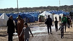 Marokkos Behörden errichten Notlager für Flutopfer in der Region Kenitra