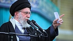 علي خامنئي يلقي كلمة خلال اجتماع في طهران، إيران، السبت 17 يناير 2026.