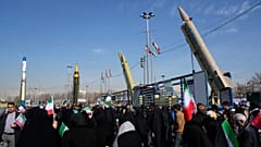 نمایش موشک‌های ایران در راهپیمایی ۲۲ بهمن سال ۲۰۲۴