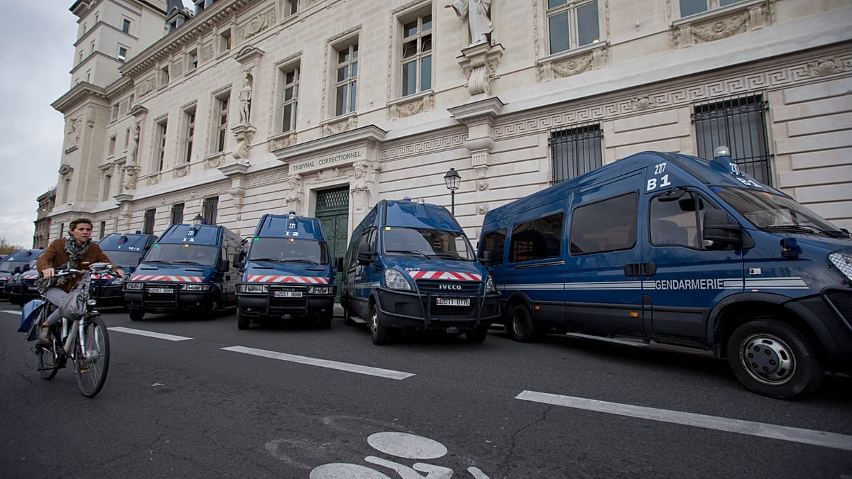 France : jugés pour meurtres, deux jumeaux à l'ADN identique mettent à la peine les enquêteurs