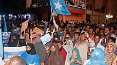 احتجاجات شعبية ضد اعتراف إسرائيل بجمهورية أرض الصومال المعلنة من جانب واحد في مقديشو، الصومال، 8 يناير 2026. (صورة من وكالة أسوشيتد برس/فرح عبدي ورسامه، أرشيفية)