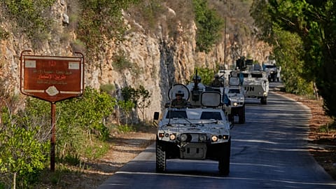 Veículos do contingente espanhol destacados no sul do Líbano