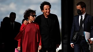 Jack Lang et son épouse Monique, à l'Hôtel des Invalides, le jeudi 9 septembre 2021 (Ian Langsdon, Pool Photo via AP).