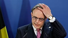Zdj. archiwalne: Premier Belgii Bart De Wever przemawia na szczycie UE w Brukseli, piątek, 19 grudnia 2025 r. 