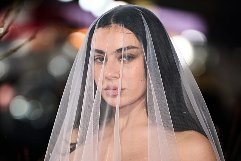 Erst vor kurzem war sie als musikalische Unterstützung für den Film "Wuthering Heights" unterwegs – in Berlin wird sie selbst auf der großen Leinwand zu sehen sein.