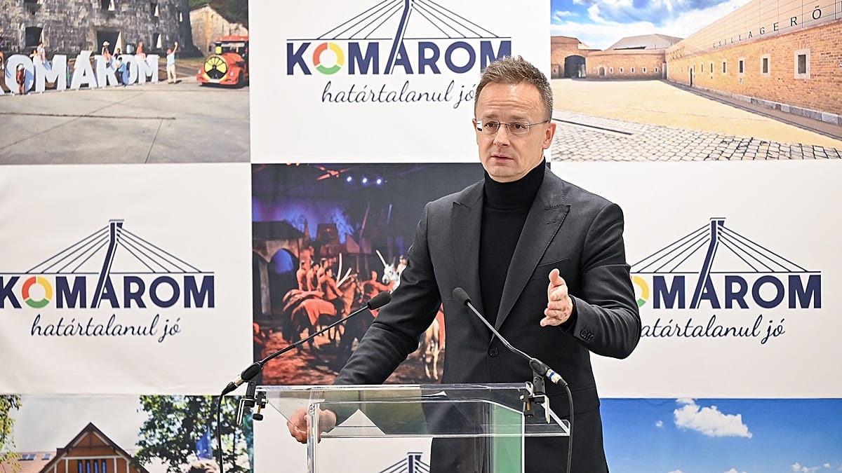 Szijjártó Péter feljelentést tesz Magyar Péter ellen