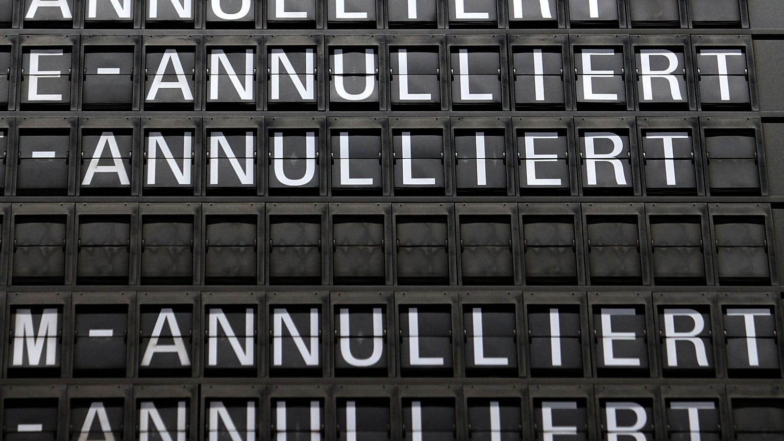 Streik bei der Lufthansa: Am Donnerstag werden viele Lufthansa-Kunden auf dem Boden bleiben müssen.