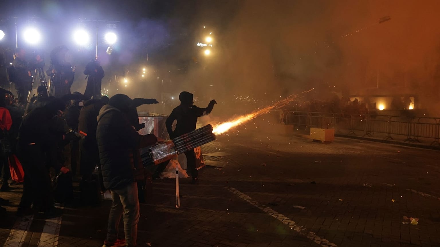 Arnavutluk Tiran'da protestolar.