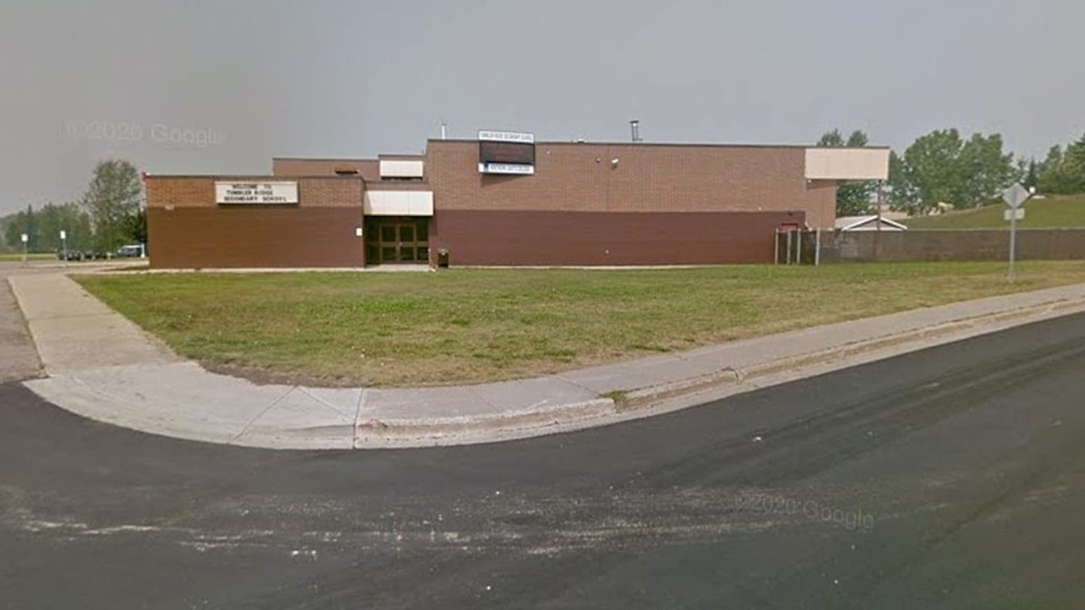 A Tumble Ridge-i középiskola a Google fotóján