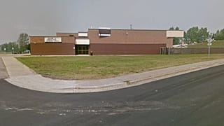 A Tumble Ridge-i középiskola a Google fotóján