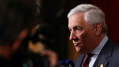 ARŞİV - İtalya Dışişleri Bakanı Antonio Tajani, basın mensuplarına konuşuyor, 12 Mayıs 2025.