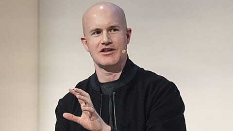 Le PDG de Coinbase sort du top 500 des fortunes mondiales avec la chute des cryptos