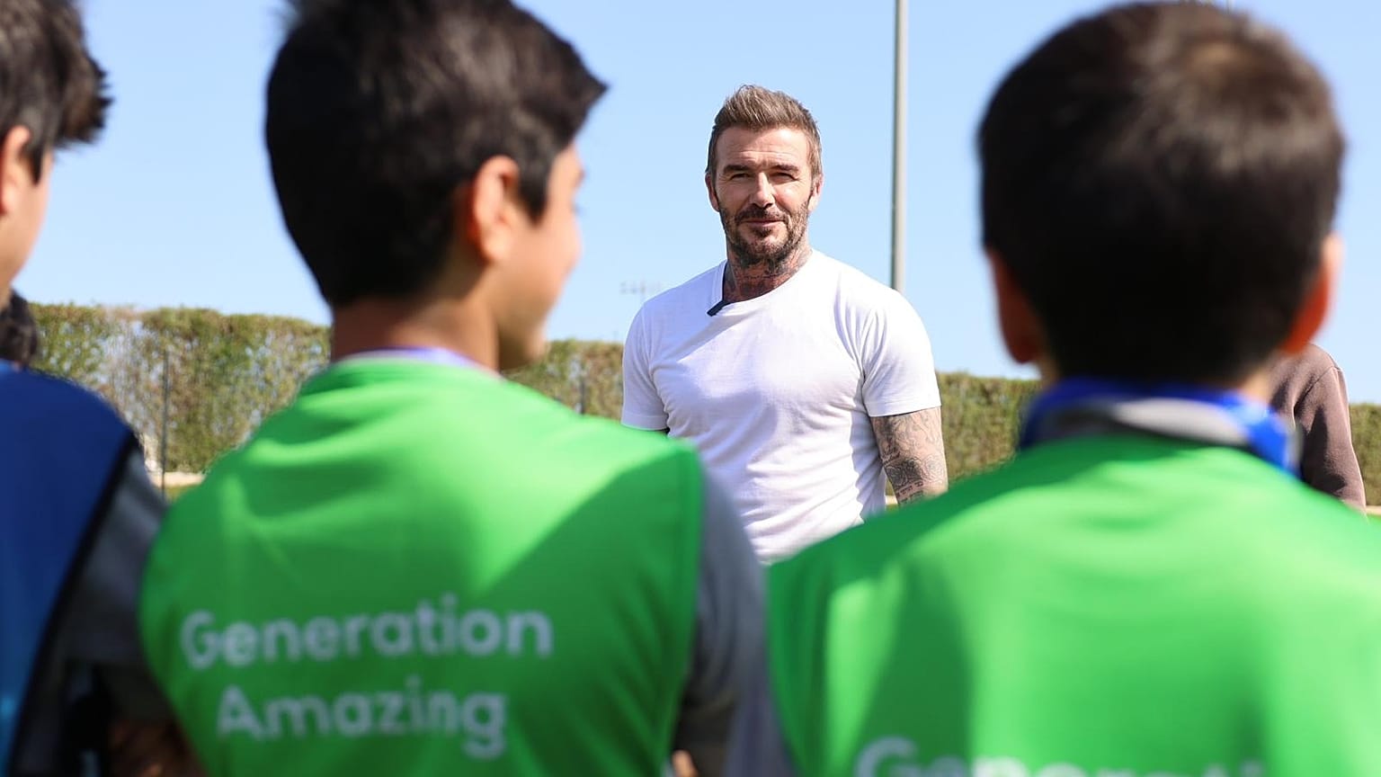 David Beckham egészséges szokásokról beszélget diákokkal Dohában