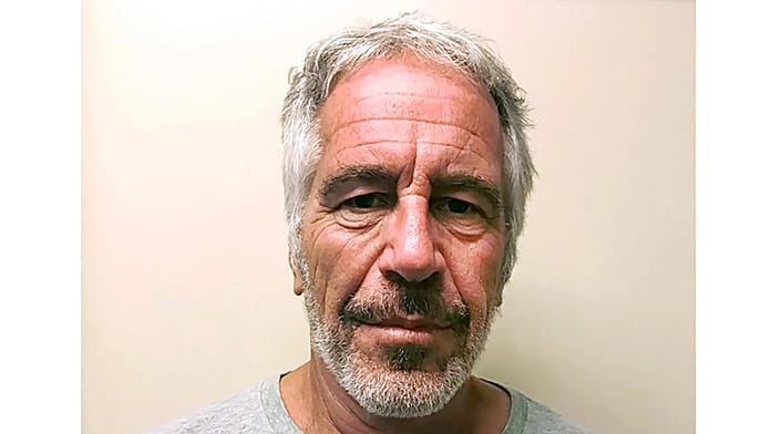 Un turco decide cambiar sus rasgos para evitar que le comparen con Jeffrey Epstein